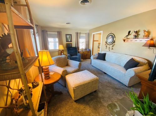 6023 Holt Ave, Milwaukee, WI 53219-4356