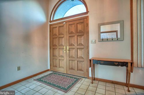 409 Dart Dr, Hanover PA 17331-1327 exterior