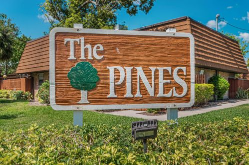 1302 Nebraska Ave, Fort Pierce FL 34950-5210 exterior