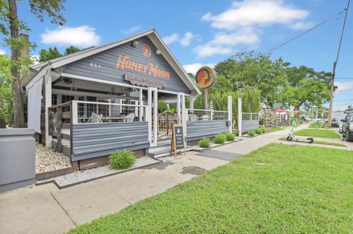 710 34th St, Austin TX 78705-1231 exterior