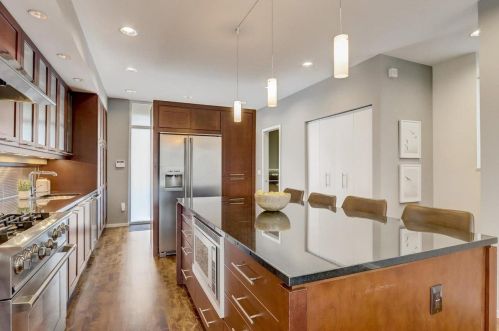 833 Reservoir Ave, Milwaukee WI 53212-3722 exterior