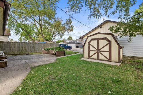 2154 69, Milwaukee WI 53219-2905 exterior