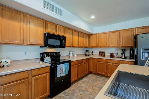 3121 Placita Agua Caliente, Tucson AZ  85712-1251 exterior