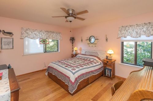 35 Sycamore Dr, Middletown NY 10940-5406 exterior