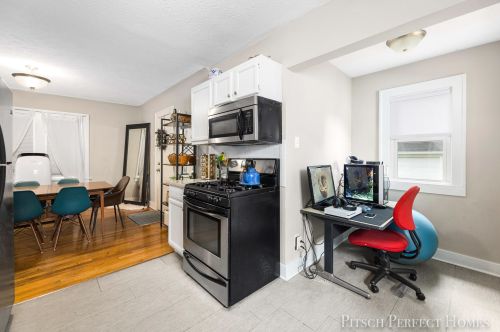 942 Dickinson St, Grand Rapids MI  49507-2045 exterior