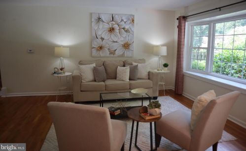 7641 Miller Fall Rd, Rockville MD 20855-1165 exterior