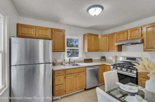 631 Maria St, Jackson Twp NJ  08527-5285 exterior