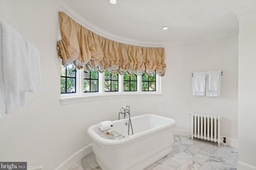 2446 Kalorama Rd, Washington DC 20008-1625 exterior