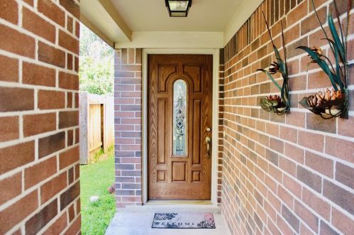 20735 Fox Cliff Ln, Humble, TX 77338-1451