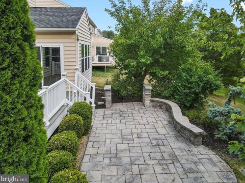 1076 Huntington Rd, Quakertown PA 18951-5054 exterior