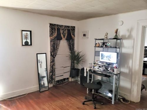 23 Beattie Ave, Middletown NY 10940-3931 exterior