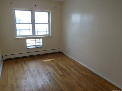 1551 Bruckner Blvd, Bronx NY 10472-6408 exterior