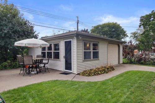 2231 Mallory Ave, Milwaukee WI 53221-4262 exterior