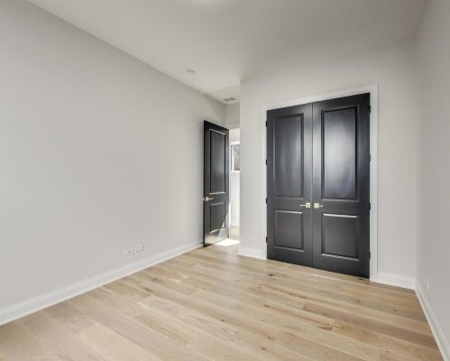 2345 Mclean Ave, Chicago IL 60647-4113 exterior