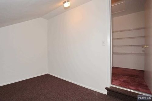 27 Bayard Ln, Mahwah NJ  07430-2236 exterior