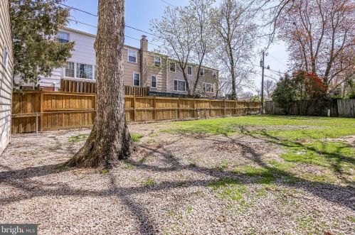 8001 Kidd St, Alexandria VA 22309-1131 exterior