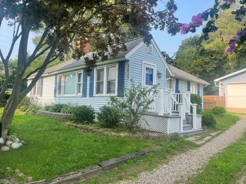 3025 Park St, Kalamazoo, MI 49001-4256