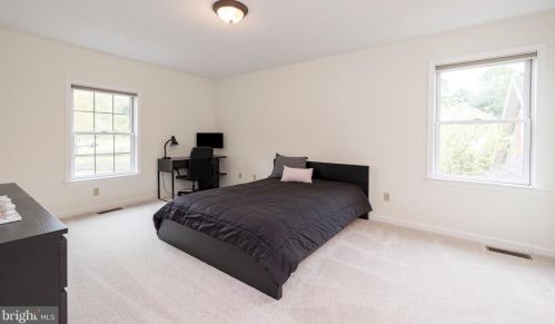 30 Hershey Dr, Pottstown PA 19465-8137 exterior