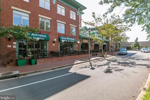 1801 Commonwealth Ave, Alexandria VA 22301-1403 exterior
