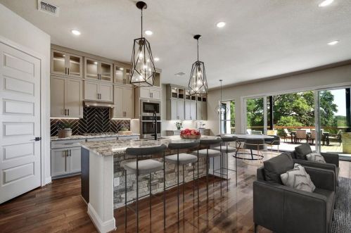 555 Mystic Pkwy, Spring Branch TX 78070-5267 exterior