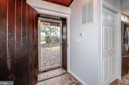 635 Parkway Ave, Trenton NJ  08618-2723 exterior