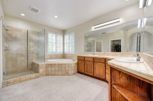 1094 Souza Dr, Folsom CA  95762-7550 exterior