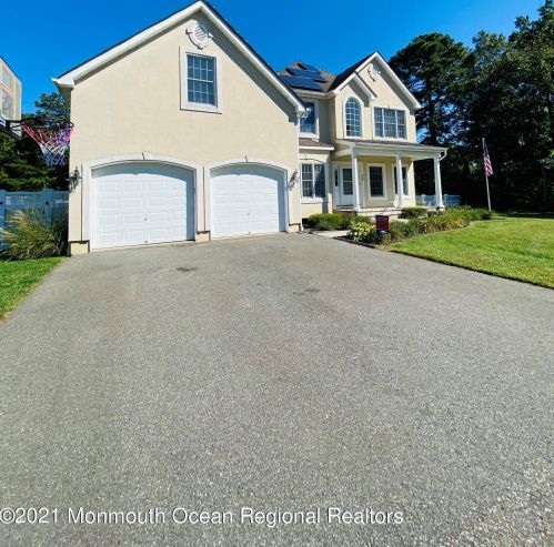 303 Mckinley Ave, Berkeley Township, NJ 08721-2875