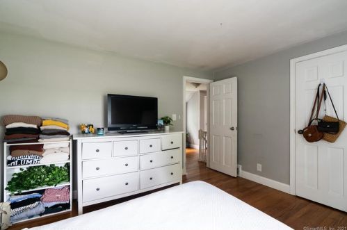 494 Main St, Hartford CT 06109-1818 exterior