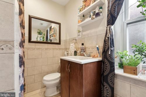 4939 Hazel Ave, Philadelphia PA 19143-2004 exterior