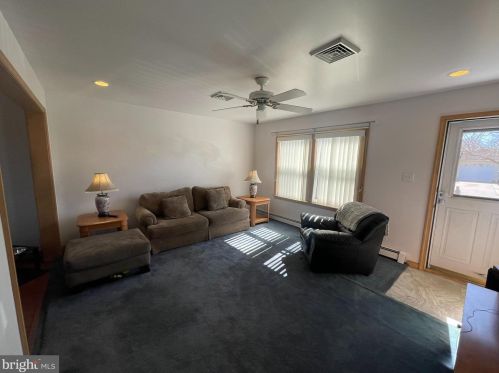 10 Bunting Brg Rd, Cookstown NJ 08511-1101 exterior