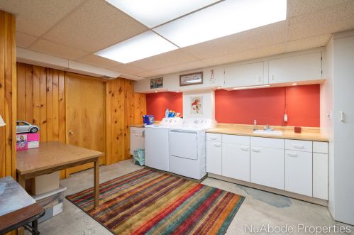 912 Westend Ave, Grand Rapids MI 49504-3847 exterior