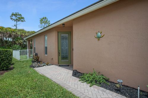 9979 Stonegate Dr, Fort Pierce FL 34987-2423 exterior