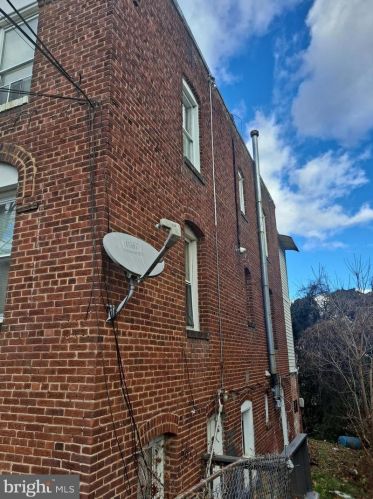 2824 Buena Vista Ter, Washington, DC 20020-2641