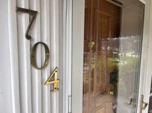 704 Pennwood Dr, Pittsburgh PA  15235-4335 exterior