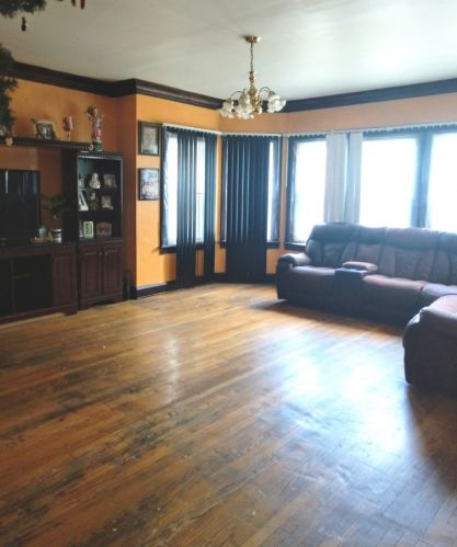 6228 Campbell Ave, Chicago, IL 60659-2808