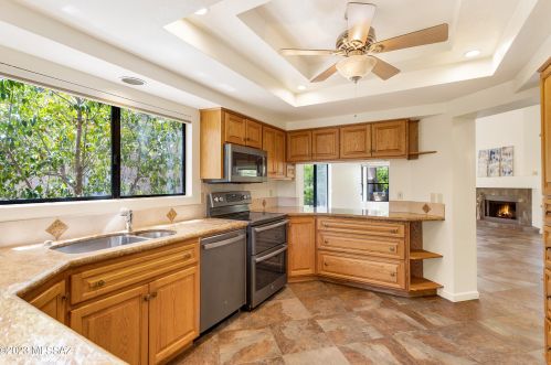 6091 Golden Eagle Dr, Tucson AZ  85750-1393 exterior