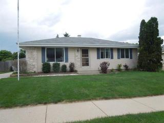 8321 106th St, Milwaukee, WI 53224-2611