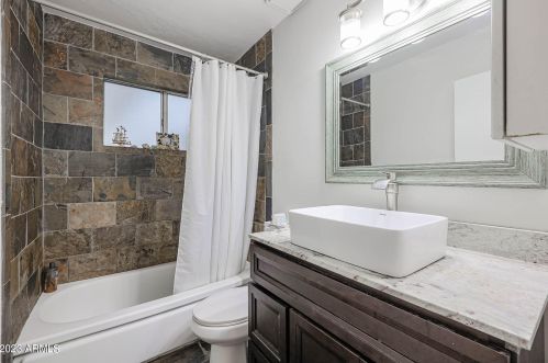 4820 14th Ave, Phoenix AZ  85013-2414 exterior