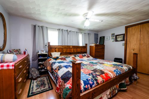 9524 Red Arrow Hwy, Watervliet MI 49098-8552 exterior