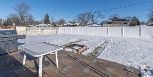 620 Terry Dr, Joliet IL 60435-5116 exterior