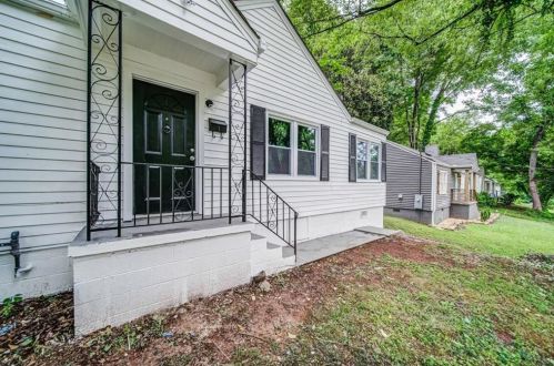 2935 Harlan Dr, Atlanta GA  30344-3705 exterior