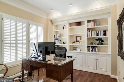 916 Brick Mnr Cir, Silver Spring MD 20905-3819 exterior