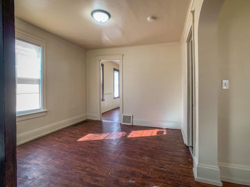 3329 1st St, Milwaukee, WI 53212-1526