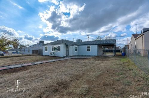 1404 Sheila St, Bakersfield, CA 93306-6162