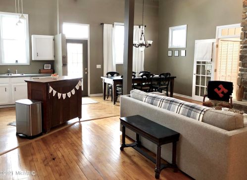 6856 118 Ave, Fennville MI 49408-9766 exterior