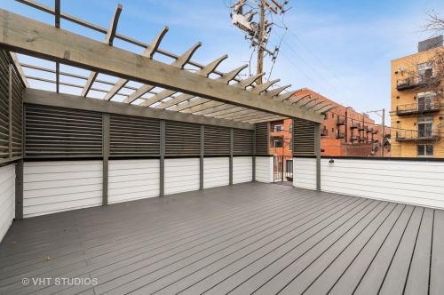 3854 Claremont Ave, Chicago IL 60618-3820 exterior