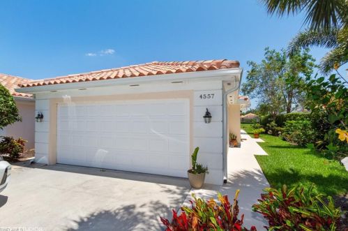 4557 Pasadena Ct, Naples, FL 34109-1359