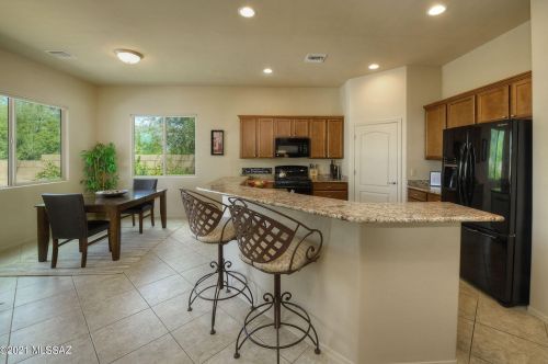 577 Arizona Estates Loop, Tucson, AZ 85748-3566