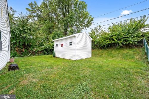 45 Robinson Dr, New Castle DE 19720-1915 exterior