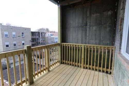 1319 Foster Ave, Chicago IL 60640-2214 exterior